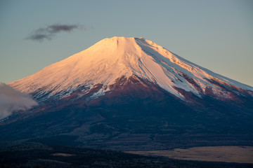 朝焼けの富士山