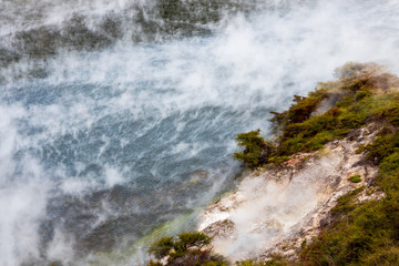 Obraz premium Rotorua Waimangu Volcanic Valley Echo Crater auf der Nordinsel von Neuseeland