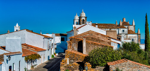 Vue partielle du village de Monsaraz, Portugal