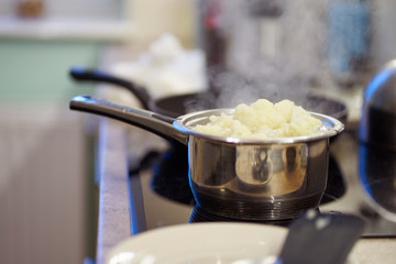 Boiling cauliflower on hob