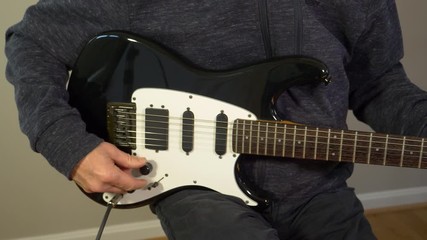 Plug cable into a guitar, adjust controls and strum 4K