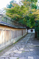 京都らしい町並み　ねねの道から続く敷石の小路