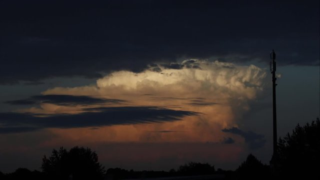 Zeitraffer Wolke am Abend
