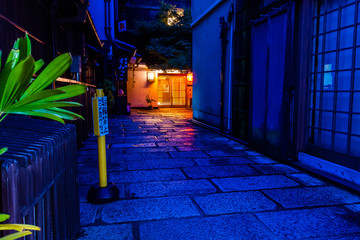 Night view of Ishibe-Koji Lane, a old traditional street in Kyoto, Japan.