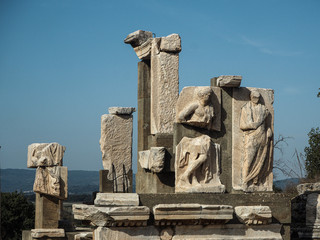 トルコ、トルコ旅行、Turkey、トルコの景色、、犬、仔犬、家族、図書館、パムッカレ、絶景、パラグライダー、図書館、エフェス、エフェス図書館、エフェス遺跡、アクロポリス、木馬、遺跡、