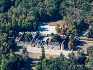 vue aérienne du château de Villesavin dans le département du Loir-et-Cher en France