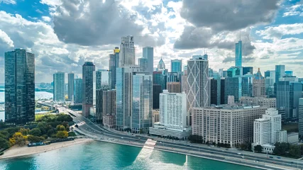 Photo sur Plexiglas Skyline Vue aérienne de drone d& 39 horizon de Chicago d& 39 en haut, gratte-ciel du centre-ville de Chicago et paysage urbain du lac Michigan, Illinois, États-Unis