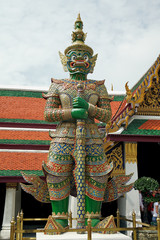 Fototapeta premium Bangkok. Statue of the Grand Palace of Wat Pra Kaew