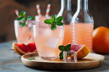 Cocktail with grapefruit and mint