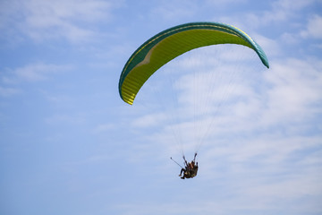 Flight with a parachute
