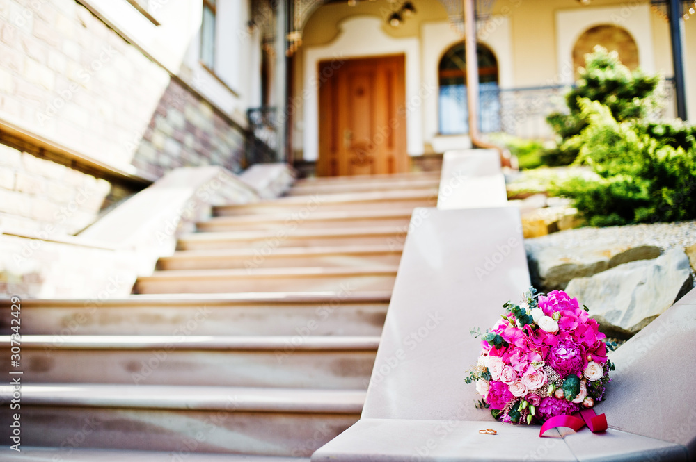 Wall mural beautiful modern and elegance wedding bouquet.