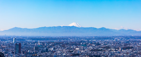 Fototapeta premium (東京都-風景パノラマ)東京から見る青空の下の富士山１