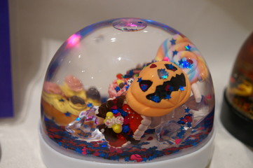 Make a snow globe by yourself