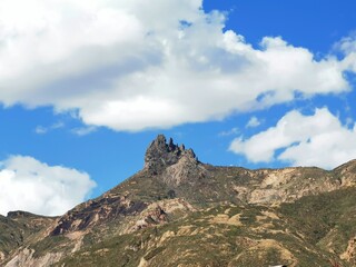 Naklejka premium mountains and blue sky