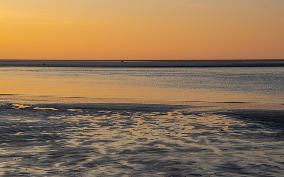 Sonnenuntergang am Strand Borkum, Reisen Insel Nordsee Wattenmeer Deutschland