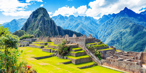 View of the ancient city of Machu Picchu, Peru. - obrazy, fototapety, plakaty