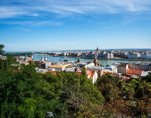 Fototapeta na wymiar 2019The River Danube flows through the cityof Budapest it is Europe's second longest river, after the Volga. It flows through 10 countries,more than any other river in the world.