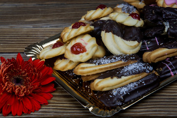tea pastes on a wooden table