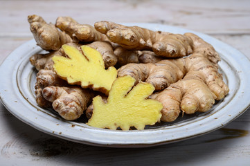 Fresh gember roots used for cooking and medicine
