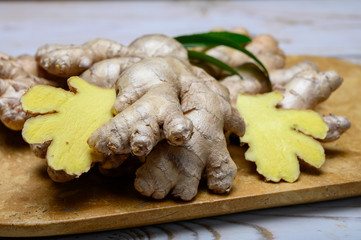 Fresh gember roots used for cooking and medicine