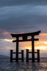 鳥居と日の出