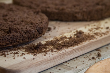 close up chocolate cake on a cutting board