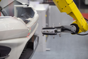 Automated robotic arm CMM scanning in automotive insustry