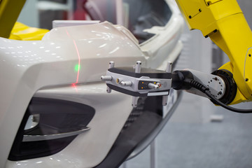 Automated robotic arm CMM scanning in automotive insustry