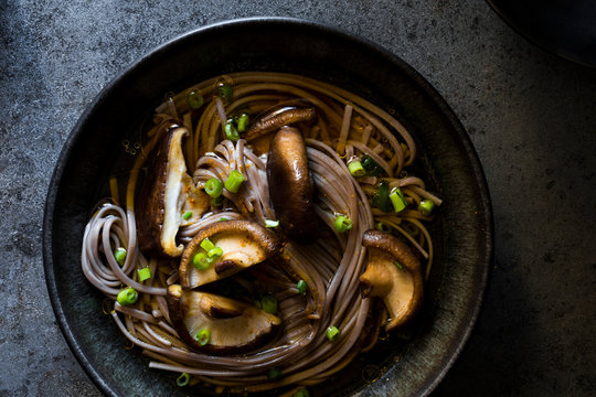 Noodles with shitake mushrooms