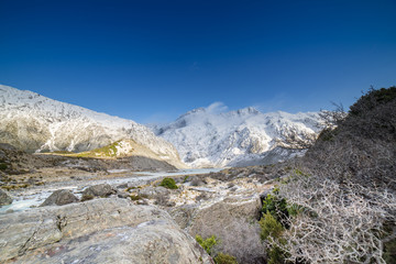 Fototapeta na wymiar Amazing view at Hooker Valley track in Mount Cook, New Zealand.