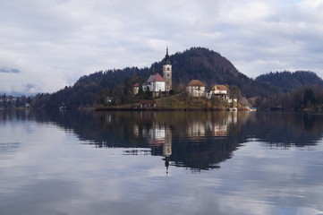 Fototapeta na wymiar lake bled slovenia