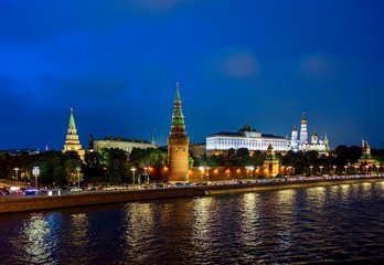 Obraz premium kremlin and river in moscow