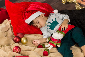 Bebê dormindo na noite de natal