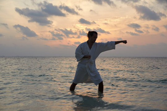Man doing tai chi