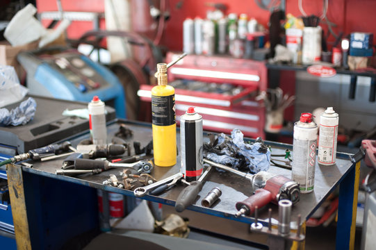 Mechanic tool set in auto vulcanizing and vehicle service workshop
