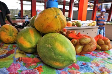 Essen auf dem markt in victoria auf seychellen