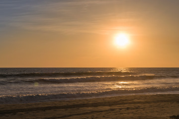 Atardecer en el mar.