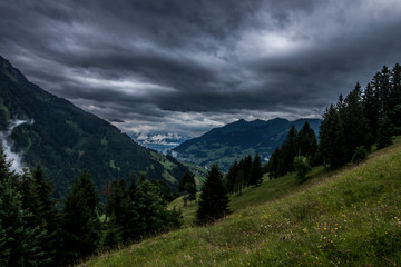Wolkenbruch im Tal