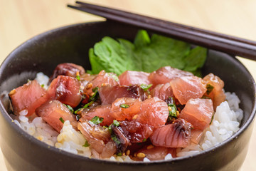 鰹のたたき丼