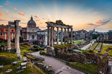 Naklejka premium Forum Romanum o wschodzie słońca
