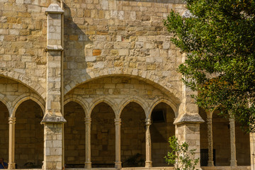 Arcos góticos del Claustro de la catedral de Santander