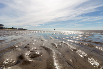 Fototapeta na wymiar incredible patterns in the sea sand