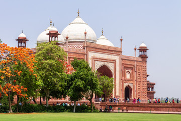Kau Ban Mosque inside the Taj Mahal Complex. UNESCO World Heritage in Agra, Uttar Pradesh, India