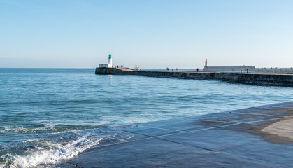 Phare et jetée des Sables d'olonne