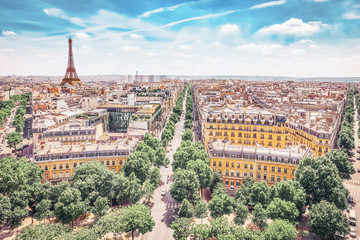 Obraz premium Beautiful panoramic view of Paris from the roof of the Triumphal Arch. View of the Eiffel Tower.