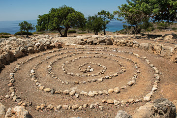 Fototapeta na wymiar Steinspirale bei Loutro, Kreta, Griechenland