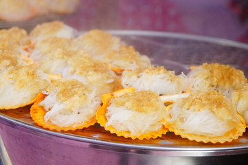 Fresh steamed oysters with vermicelli