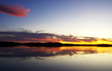 Obraz premium sunset landscape in Alqueva lake