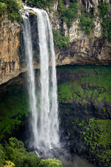 Fototapeta na wymiar caracol waterfall in southern brazil