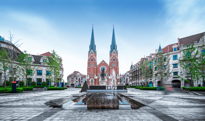 Scenic city center view of Lucerne with famous Chapel Bridge and lake Lucerne (Vierwaldstattersee), Canton of Lucerne, Switzerland